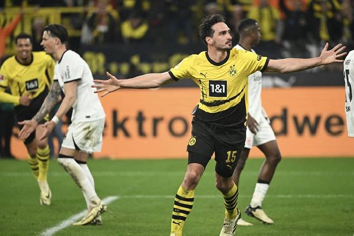 Soi k&egrave;o g&oacute;c Eintracht Frankfurt vs Dortmund, 2h30 ng&agrave;y 18/1