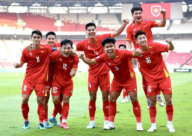 CĐV ch&acirc;u &Aacute; tin U23 Việt Nam đ&aacute;nh bại U23 UAE
