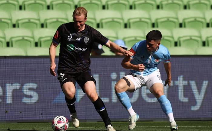 Soi k&egrave;o phạt g&oacute;c Melbourne City vs Auckland, 15h35 ng&agrave;y 16/1