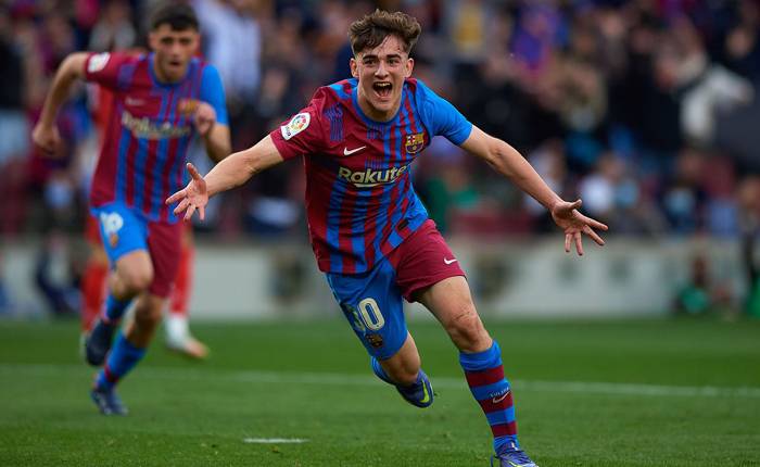 Dự đo&aacute;n, soi k&egrave;o thẻ v&agrave;ng Barcelona vs Napoli, 0h45 ng&agrave;y 18/2