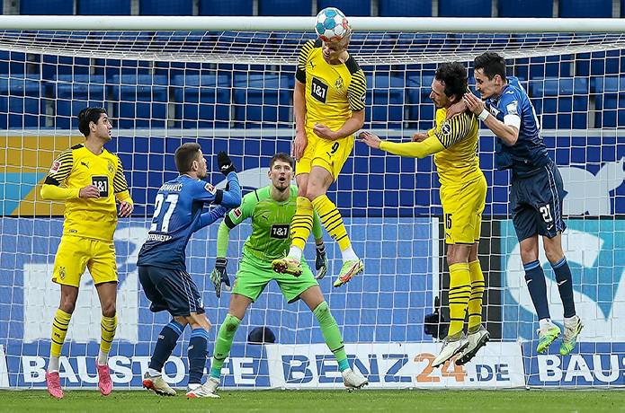 Soi k&egrave;o phạt g&oacute;c Dortmund vs Rangers, 00h45 ng&agrave;y 18/02