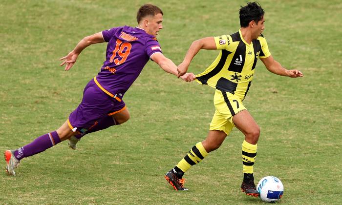 Soi k&egrave;o phạt g&oacute;c Wellington Phoenix vs Central Coast Mariners, 10h05 ng&agrave;y 17/4
