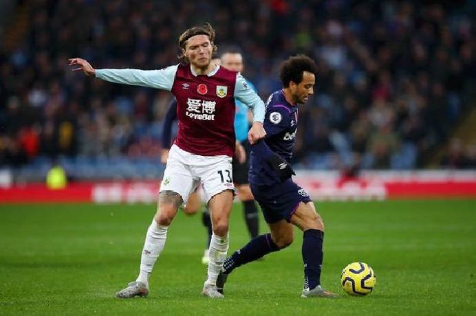 Soi k&egrave;o phạt g&oacute;c West Ham vs Burnley, 20h15 ng&agrave;y 17/4