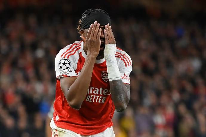 Arsenal chịu tổn thất sau khi gi&agrave;nh v&eacute; v&agrave;o b&aacute;n kết c&uacute;p C1