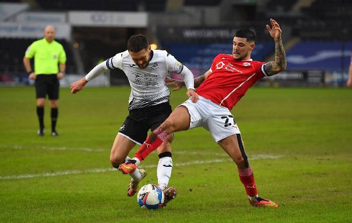 Ph&acirc;n t&iacute;ch tỷ lệ hiệp 1 Barnsley vs Swansea, 2h15 ng&agrave;y 18/5