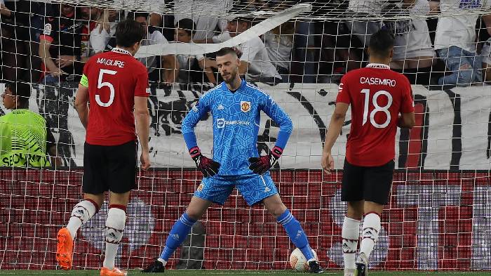 Man United dứt kho&aacute;t, trụ cột sắp phải ra đường sau 12 năm