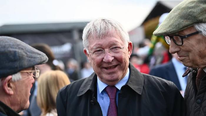 Mối t&igrave;nh đầu của Sir Alex lại l&agrave; b&agrave; ngoại của sao Liverpool