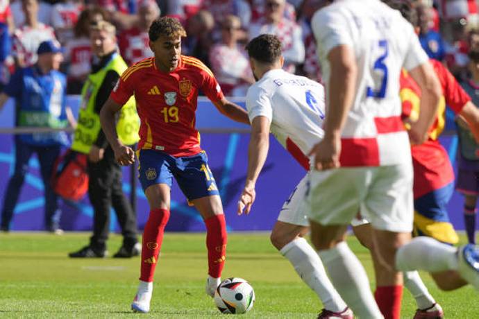 Lamine Yamal lập kỷ lục, T&acirc;y Ban Nha đại thắng trước Croatia