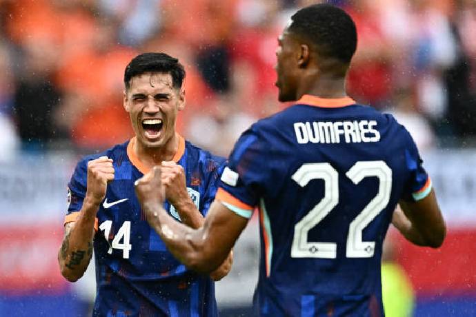 Weghorst sắm vai người h&ugrave;ng, H&agrave; Lan ngược d&ograve;ng hạ gục Ba Lan