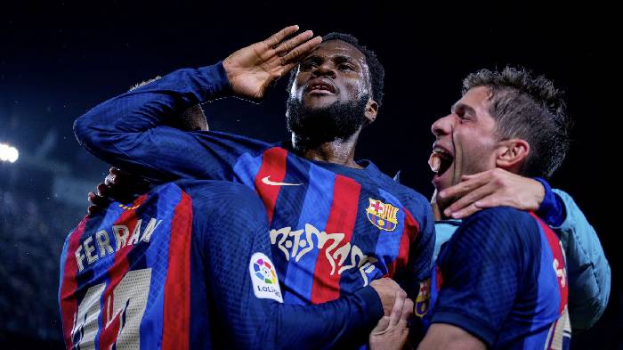 T&agrave;i ch&iacute;nh kh&oacute; khăn, Barca 'thanh l&yacute;' 6 ng&ocirc;i sao trước du đấu