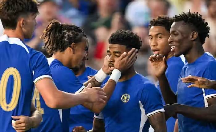 Sau bom k&eacute;p 168 củ, Chelsea đ&oacute;n th&ecirc;m 4 t&acirc;n binh nữa