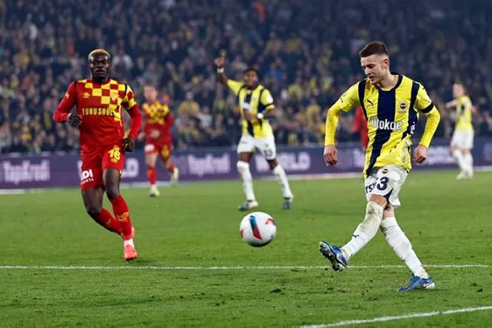 Nhận định, soi k&egrave;o Goztepe vs Fenerbahce, 1h30 ng&agrave;y 17/8: T&acirc;m tr&iacute; ở chỗ kh&aacute;c