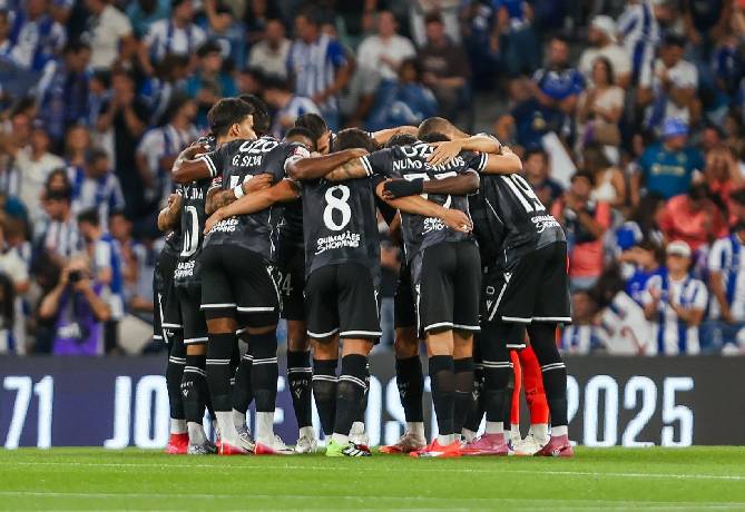 Nhận định, soi k&egrave;o Vitoria Guimaraes vs Estoril Praia, 00h00 ng&agrave;y 17/8: Bệ ph&oacute;ng s&acirc;n nh&agrave;