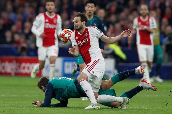 Ajax vs Lille (2h 18/9): Chủ nh&agrave; v&agrave;o phom