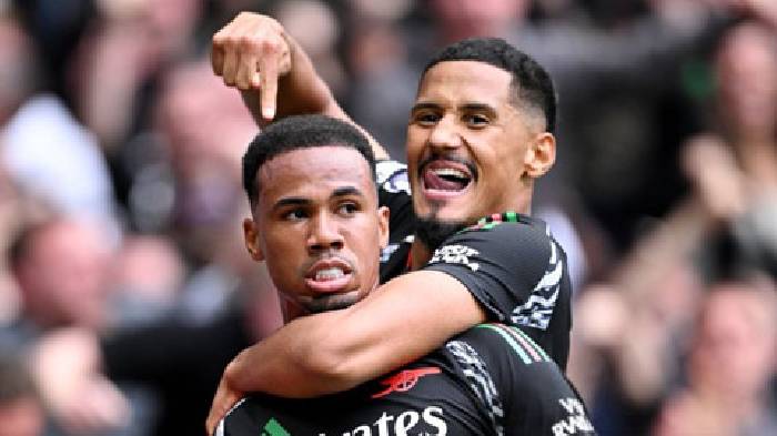 Tranh c&atilde;i gay gắt về b&agrave;n thắng của Arsenal
