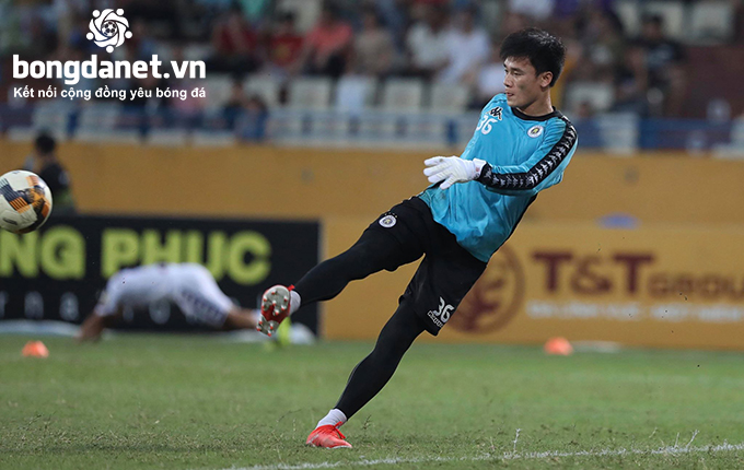 Tin chuyển nhượng V.League ng&agrave;y 16/12: B&ugrave;i Tiến Dũng gia nhập TP.HCM