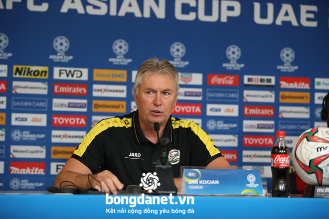 HLV Yemen cho rằng Việt Nam thắng l&agrave; nhờ trọng t&agrave;i