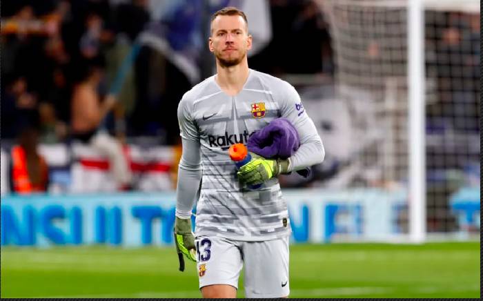 Barca gieo sầu cho Arsenal trong tham vọng sở hữu Neto