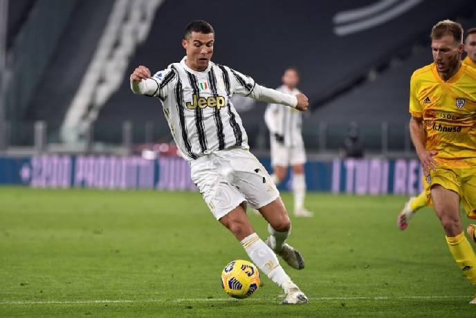 Tin chuyển nhượng s&aacute;ng 17/1: Juventus giữ ch&acirc;n th&agrave;nh c&ocirc;ng Ronaldo