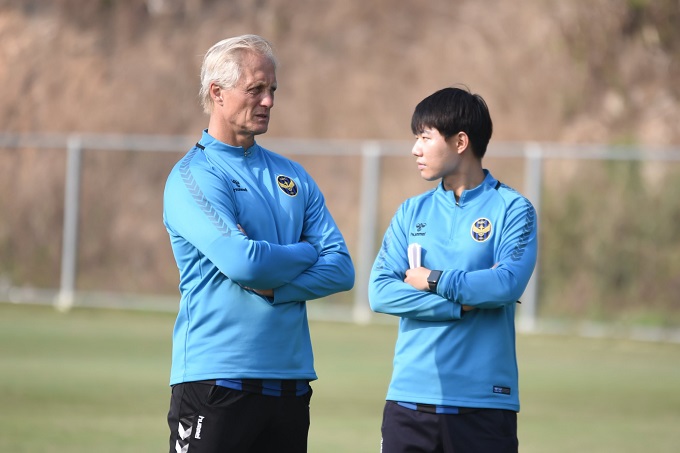 HLV Incheon United cảnh b&aacute;o C&ocirc;ng Phượng