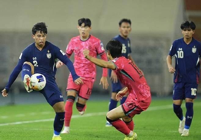 Theo ch&acirc;n U20 Indonesia, U20 Th&aacute;i Lan thua đậm v&agrave; sớm bị loại