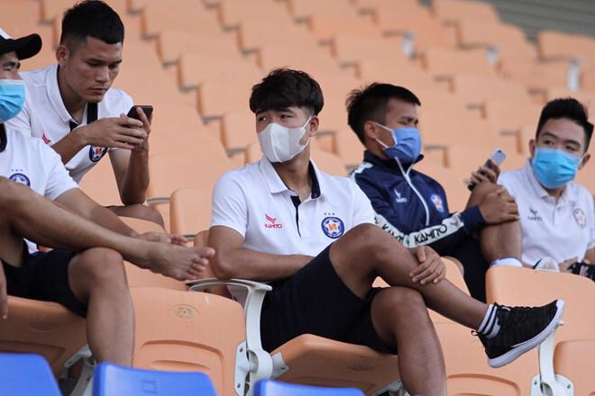 V&igrave; sao H&agrave; Đức Chinh chưa thể thi đấu cho SHB Đ&agrave; Nẵng