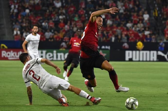 Nhận định b&oacute;ng đ&aacute; AC Milan vs MU, 3h ng&agrave;y 19/3