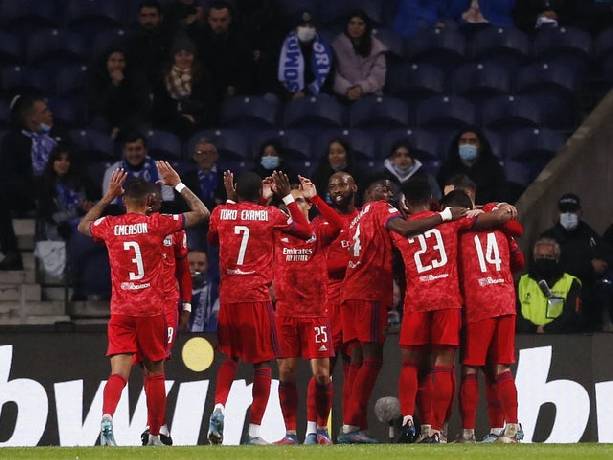 Đội h&igrave;nh ra s&acirc;n ch&iacute;nh thức Lyon vs Porto, 3h ng&agrave;y 18/3