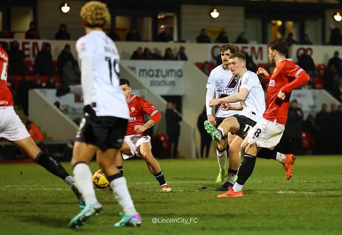 Nhận định, soi k&egrave;o Huddersfield vs Lincoln City, 2h45 ng&agrave;y 18/3: Thăng hạng sớm