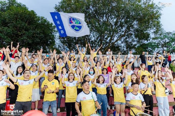 Bầu Đức 'chiều' CĐV HAGL hết cỡ ở trận gặp H&agrave; Nội