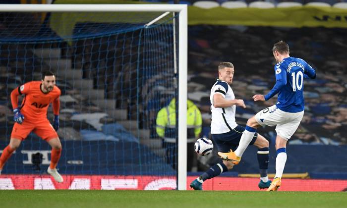 Tottenham trở th&agrave;nh Vua rơi điểm của Ngoại hạng Anh 20/21