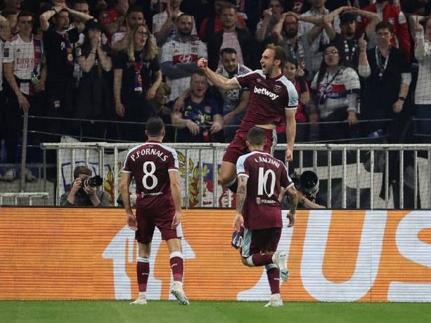 Đội h&igrave;nh ra s&acirc;n ch&iacute;nh thức West Ham vs Burnley, 20h15 ng&agrave;y 17/4