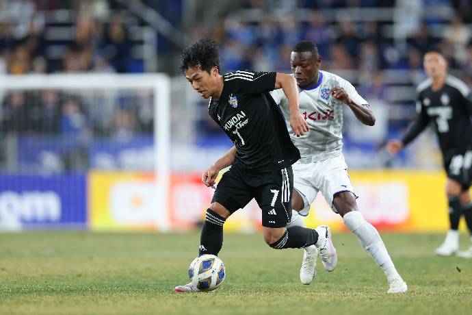 Soi k&egrave;o phạt g&oacute;c Ulsan Hyundai vs Yokohama Marinos, 17h00 ng&agrave;y 17/4