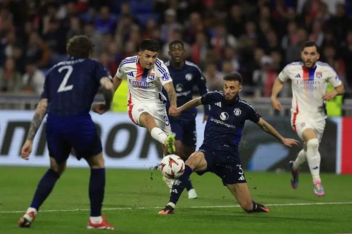 Si&ecirc;u m&aacute;y t&iacute;nh dự đo&aacute;n MU vs Lyon, 2h00 ng&agrave;y 18/4