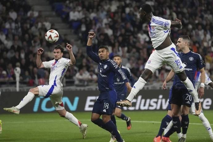 Soi k&egrave;o phạt g&oacute;c MU vs Lyon, 2h00 ng&agrave;y 18/4