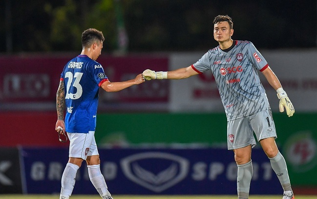 Muangthong ngụp lặn ở Thai League, Văn L&acirc;m vẫn n&oacute;i cứng
