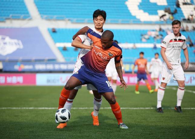 Ph&acirc;n t&iacute;ch tỷ lệ hiệp 1 Gwangju vs Jeju, 14h30 ng&agrave;y 19/5