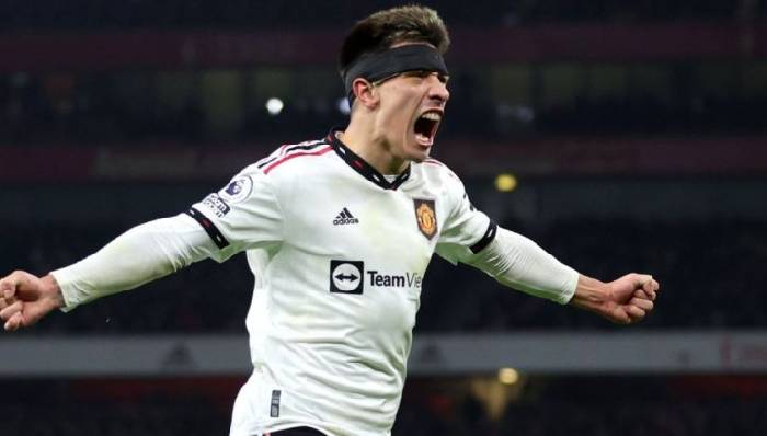 Tin M.U s&aacute;ng 17/5: D&ugrave;ng McTominay đổi 'bom tấn'; Thời điểm Licha c&oacute; thể trở lại