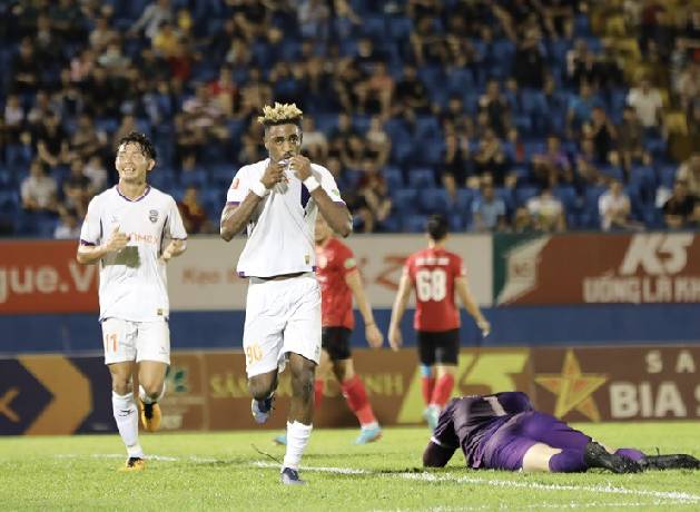 C&ocirc;ng an H&agrave; Nội thảm bại sau khi chia tay HLV Kiatisuk