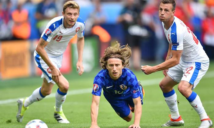 R&ugrave;a ti&ecirc;n tri đo&aacute;n Croatia vs CH Czech, 23h ng&agrave;y 18/6