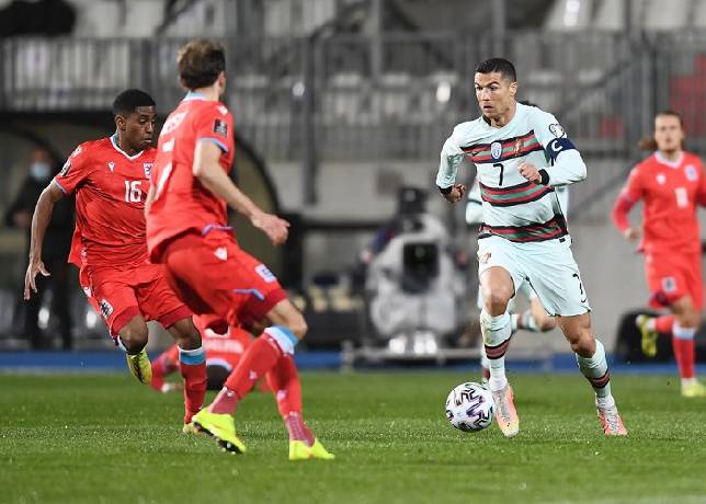 R&ugrave;a ti&ecirc;n tri dự đo&aacute;n Bồ Đ&agrave;o Nha vs Đức, 23h ng&agrave;y 19/6