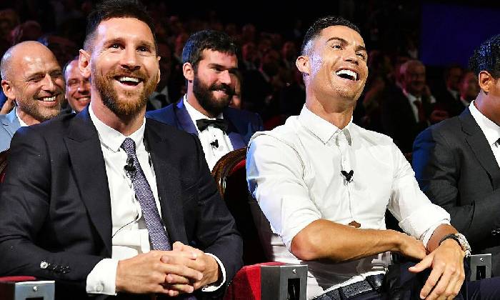 Huyền thoại H&agrave; Lan: &ldquo;Những kẻ n&oacute;i Ronaldo hơn Messi chẳng biết g&igrave; về b&oacute;ng đ&aacute;&rdquo;