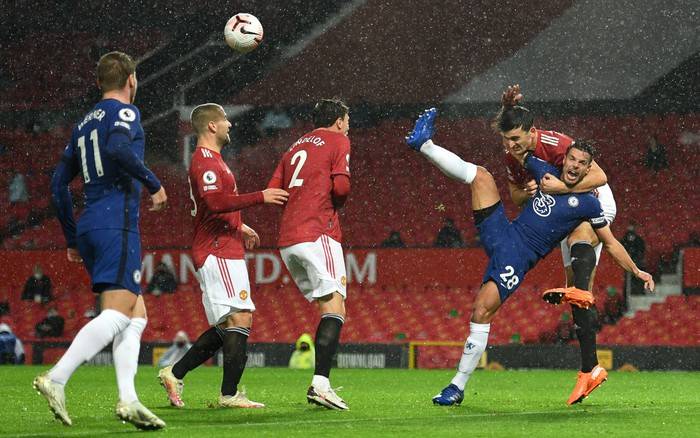 Chelsea g&acirc;y sốc, c&acirc;n nhắc chi&ecirc;u mộ 'danh h&agrave;i' th&agrave;nh Manchester