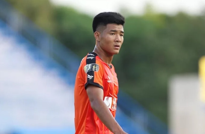 HLV L&ecirc; Huỳnh Đức lại 'cạn lời' với H&agrave; Đức Chinh