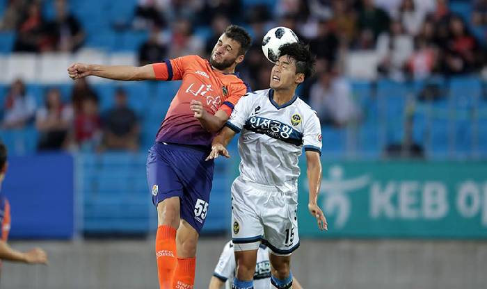 Nhận định, soi k&egrave;o Gangwon vs Gwangju, 17h00 ng&agrave;y 18/8: Giữ vững ng&ocirc;i đầu