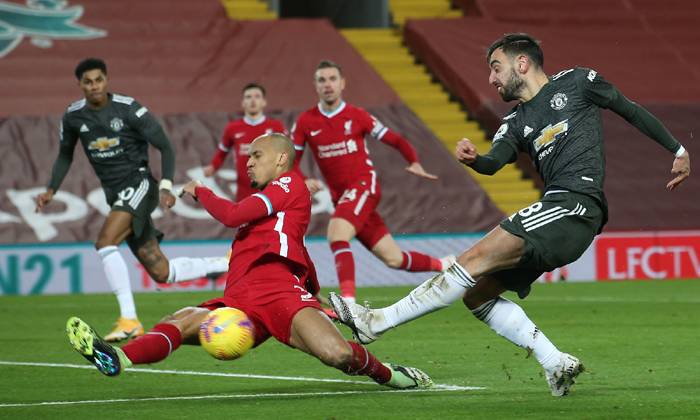 MU chỉ l&agrave; ứng vi&ecirc;n số 3 cho chức v&ocirc; địch Ngoại hạng Anh 2020/21