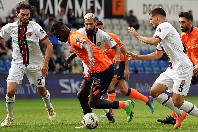 Soi k&egrave;o phạt g&oacute;c Fatih vs Istanbul, 18h30 ng&agrave;y 18/1