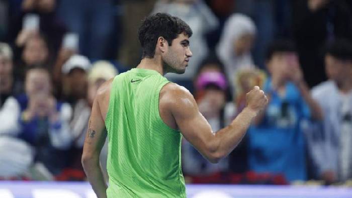 Alcaraz chạm mốc 150 chiến thắng tr&ecirc;n mặt s&acirc;n cứng, v&agrave;o v&ograve;ng 2 Qatar Open