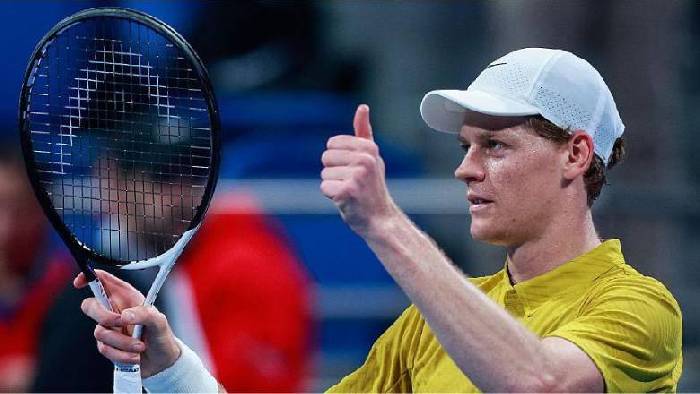 Jannik Sinner thắng &lsquo;thần tốc&rsquo; ở trận ra qu&acirc;n Qatar Open 2026