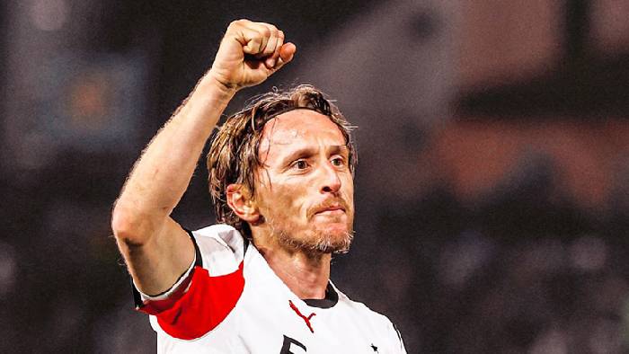 Si&ecirc;u m&aacute;y t&iacute;nh dự đo&aacute;n AC Milan vs Como, 2h45 ng&agrave;y 19/2